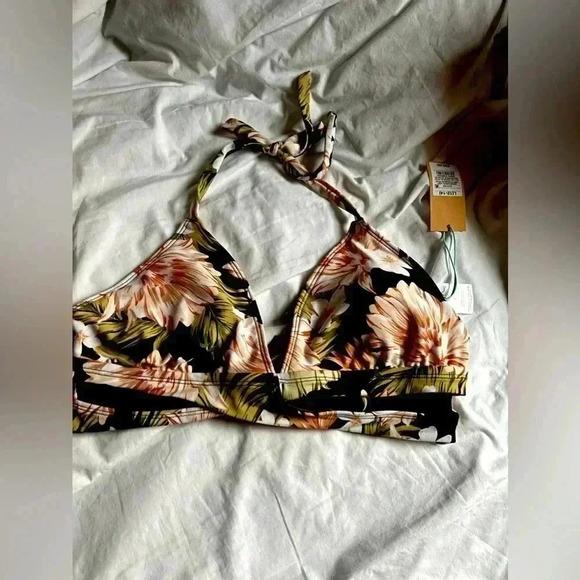 Bathing Suit top- floral- new -never worn - Picture 1 of 3